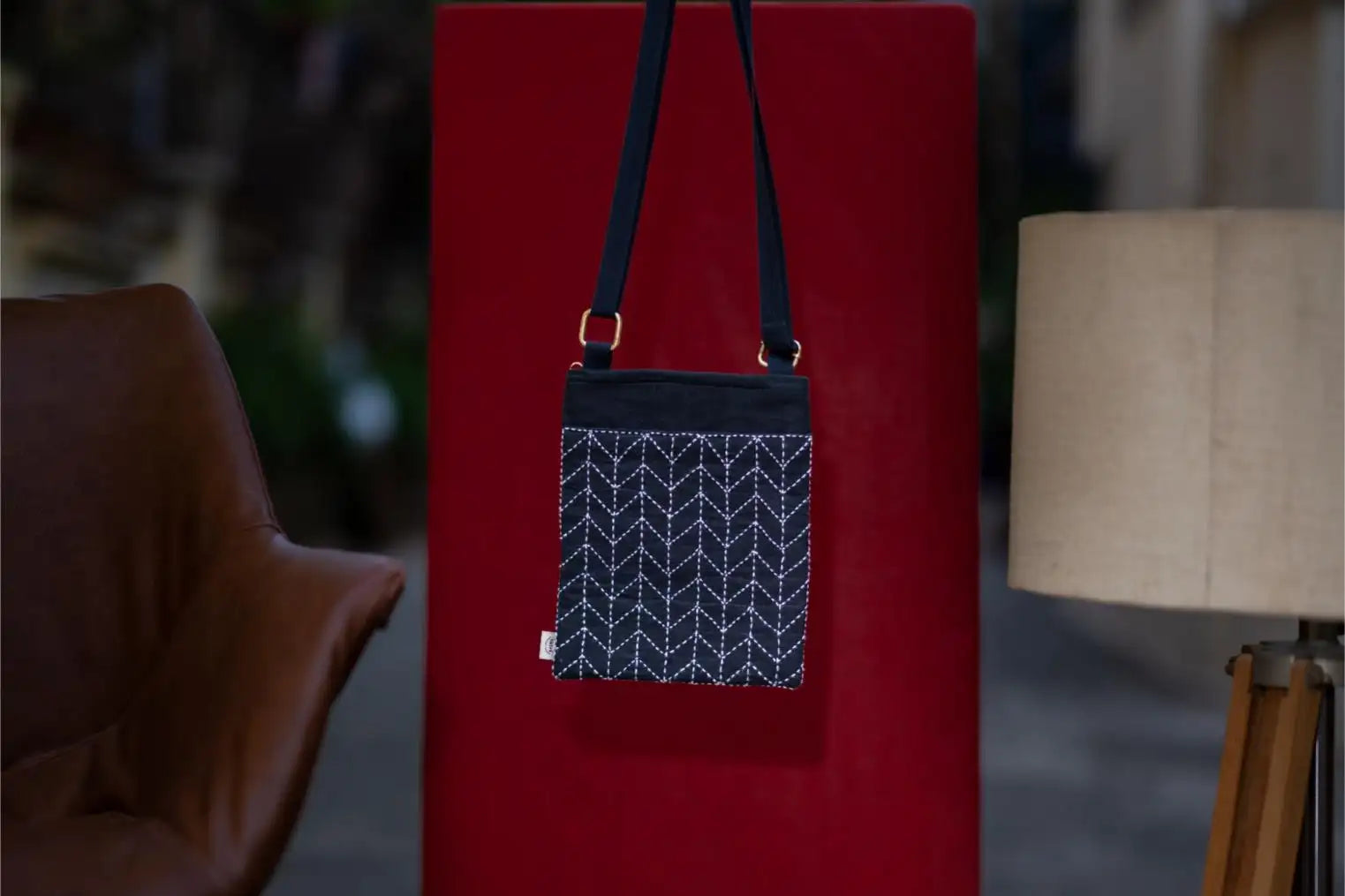 Ira - Sling bag - Chevron